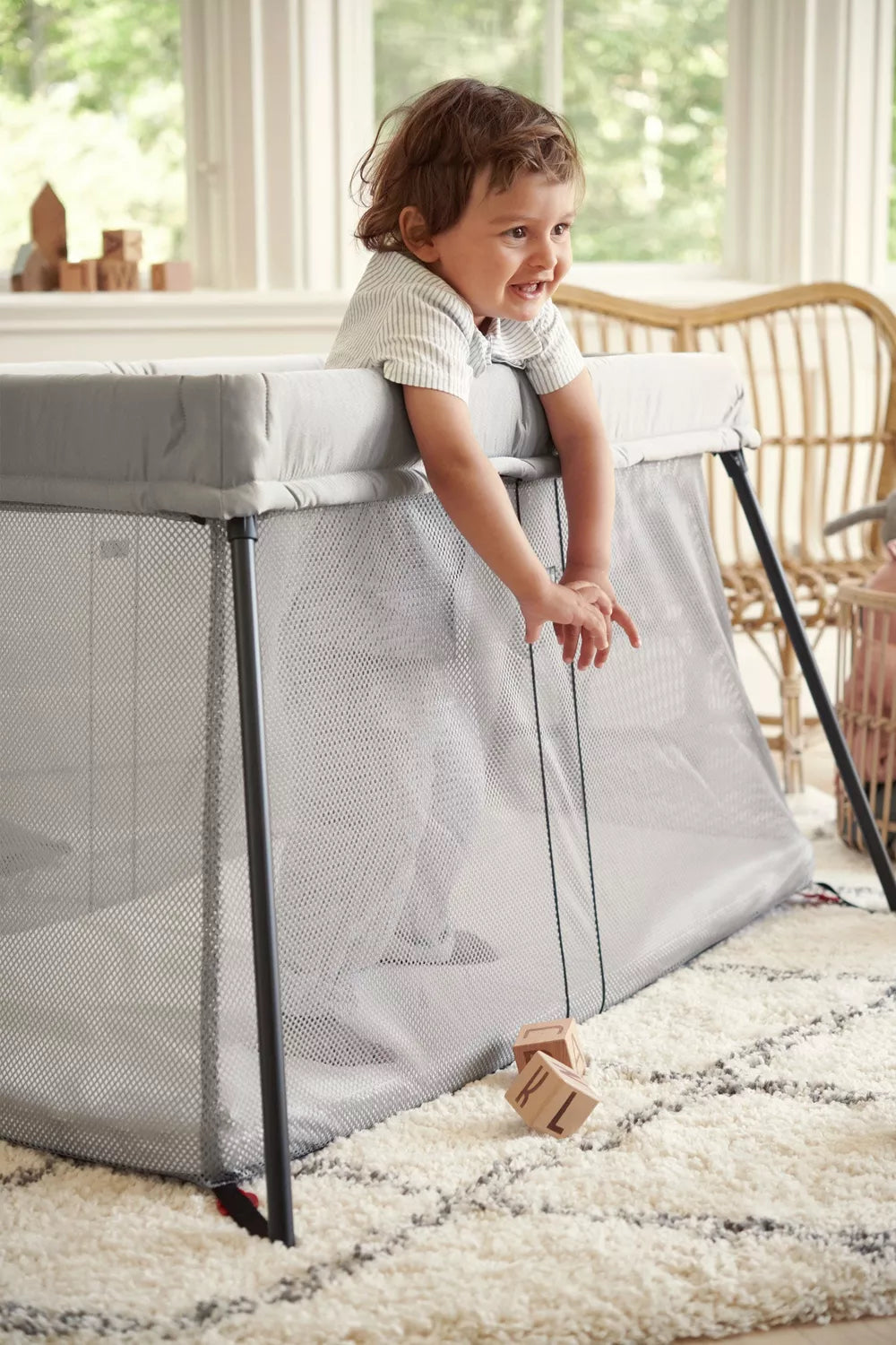 Baby Bjorn Travel Crib Light